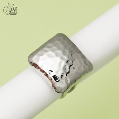 SQUARE  martellato ring in stainless steel